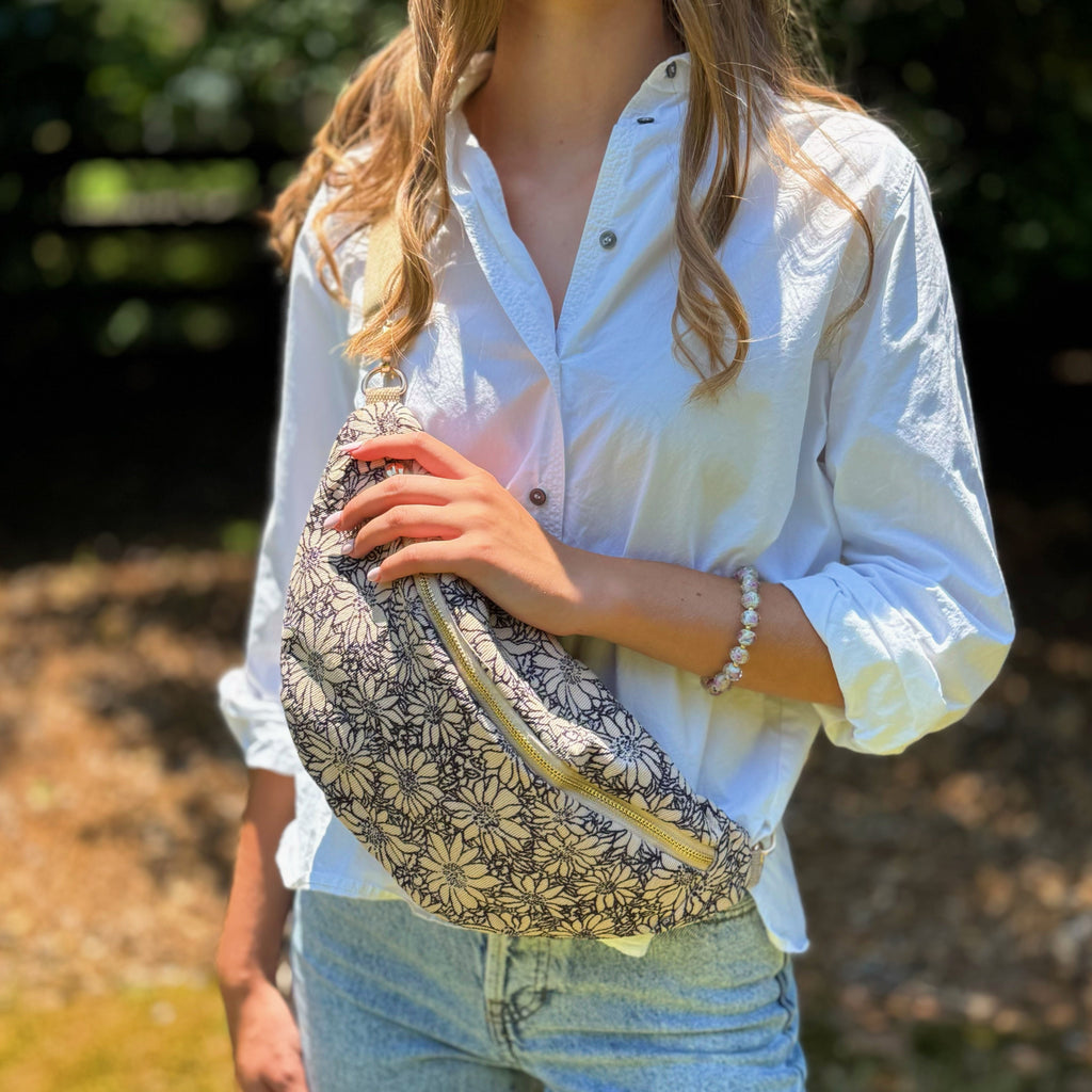 Vintage Floral Wide-Strap Sling Bag-2